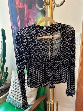 Women's Black Patterned Tie-Front Top